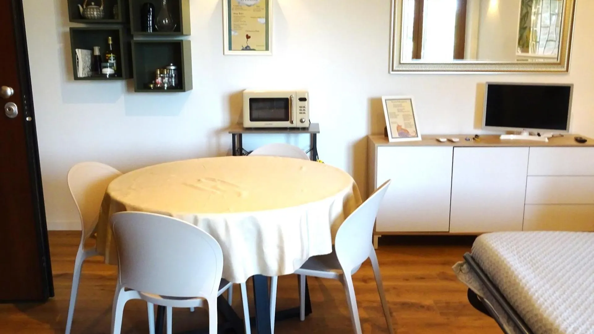 Nuovo, Silenzioso A 5 Minuti A Piedi Dalla Metro Roma Apartamento